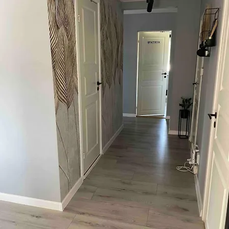 Family House 1000 M From Sea And 3 Min From Golf 아파트 *